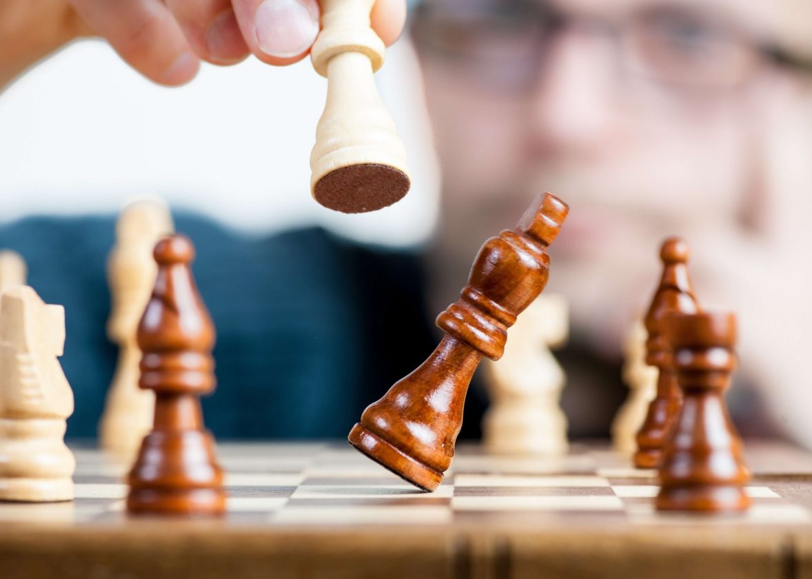 Παιχνίδια κυριαρχίας και υποταγής πάνω στη σκακιέρα του εγωισμού